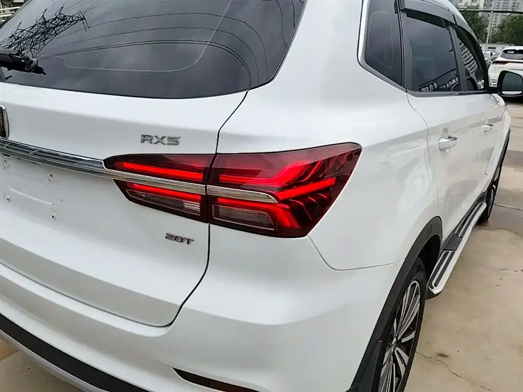 Фото 8 - Roewe RX5