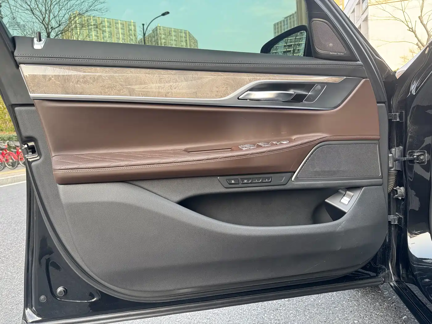 BMW 7 Series 2019 740Li Leading Luxury Package фото 12