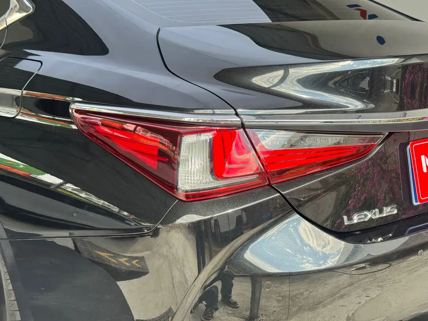 Фото 31 - Lexus ES