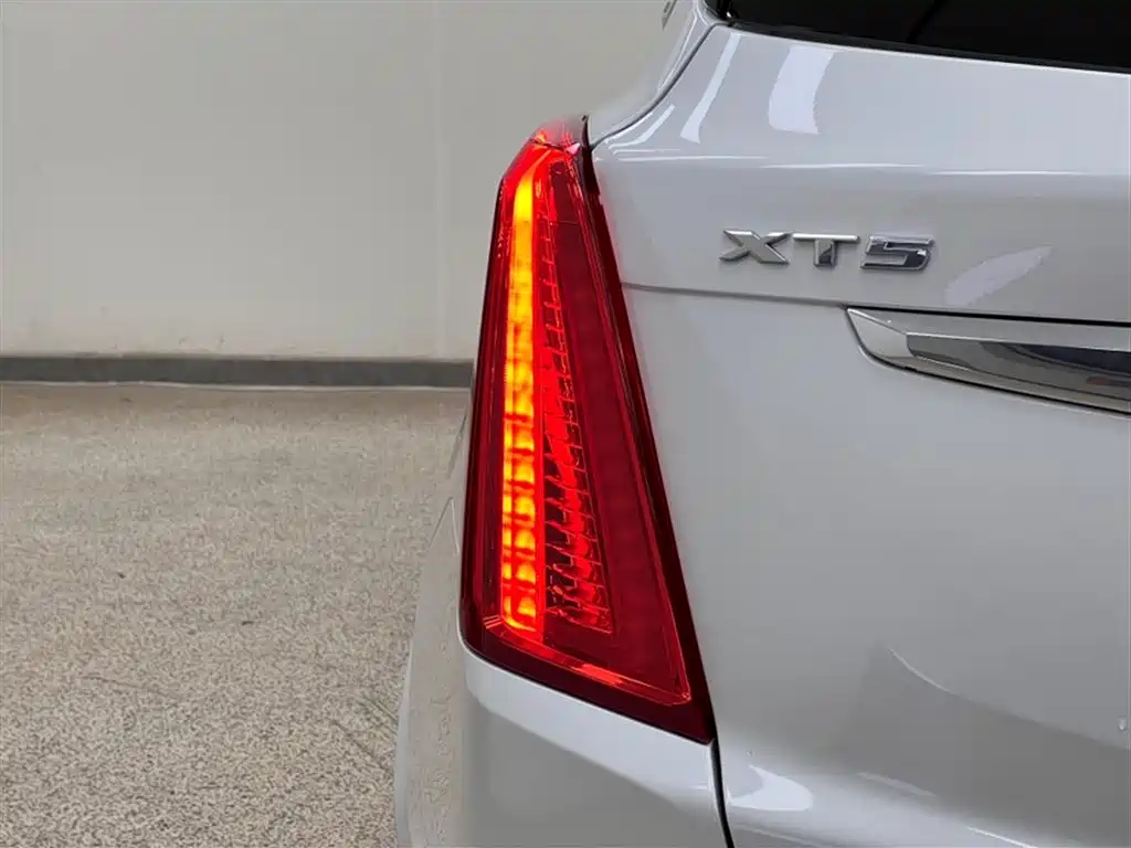 Cadillac XT5 2018 28T 4WD Luxury фото 11