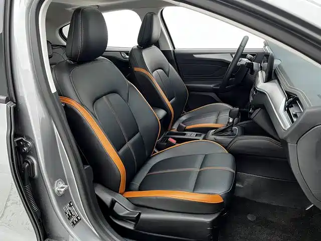 Ford Focus 2023 2022 Sedan EcoBoost 180 Auto Speed Edition