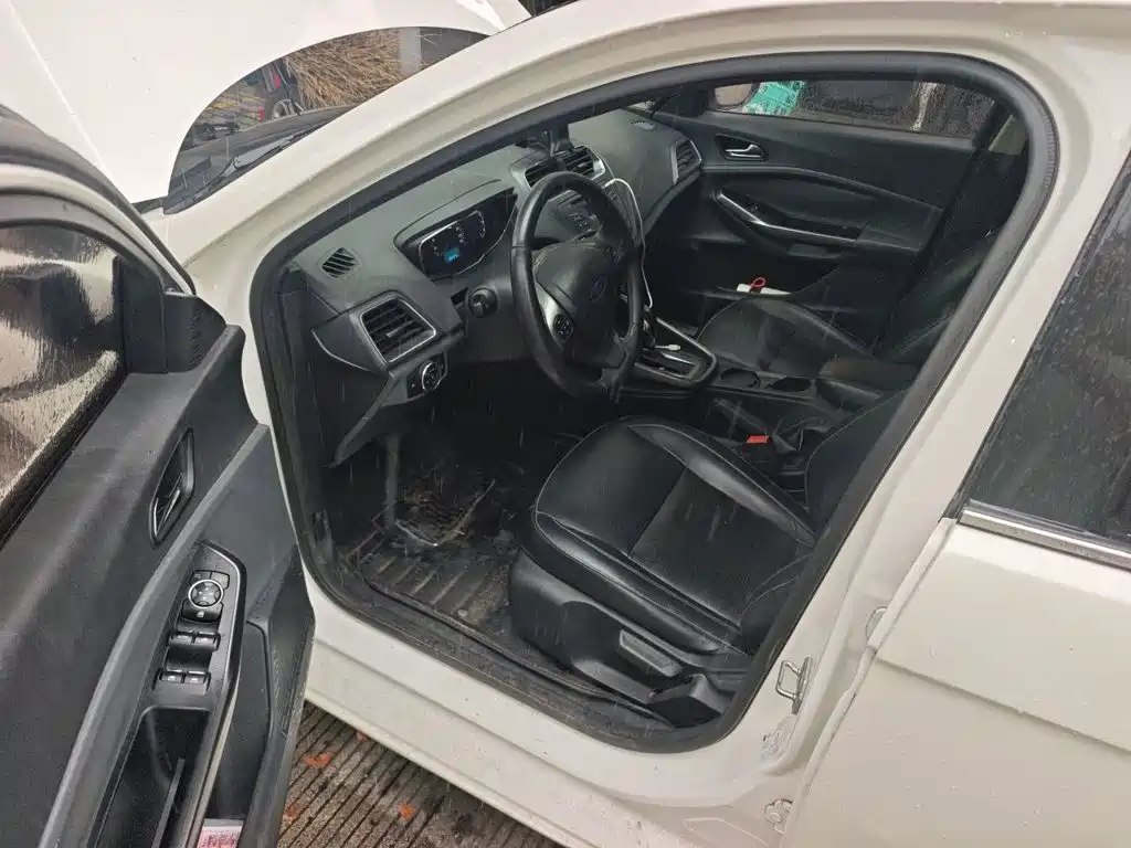 Ford Escort 2015 2015 1.5L Automatic Fashion