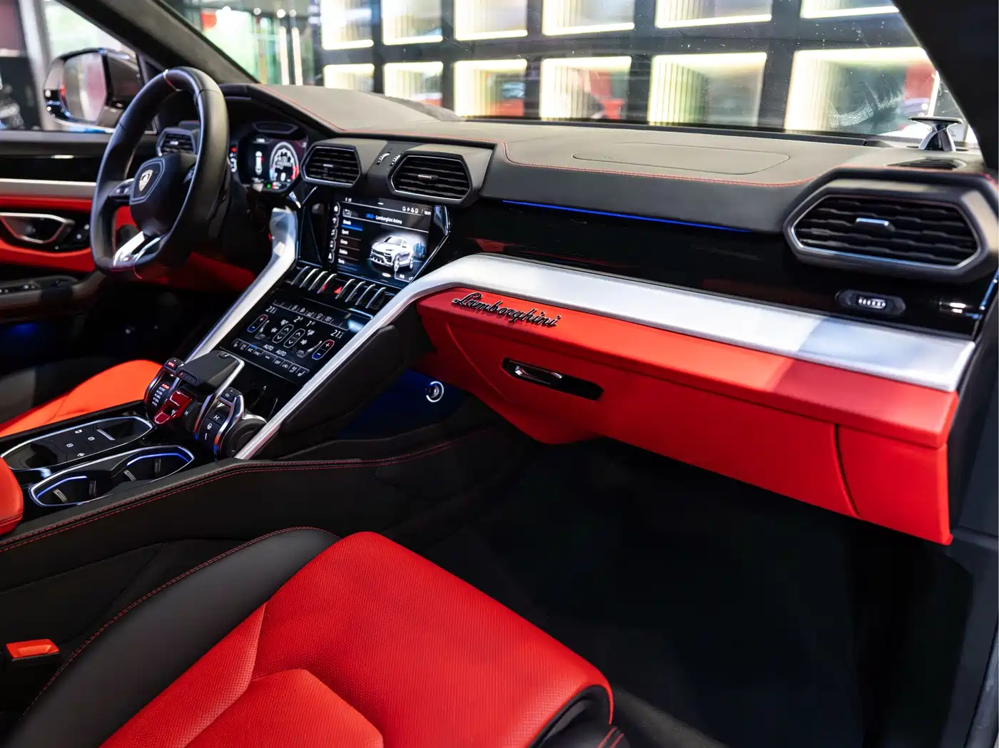 Фото 14 - Lamborghini Urus