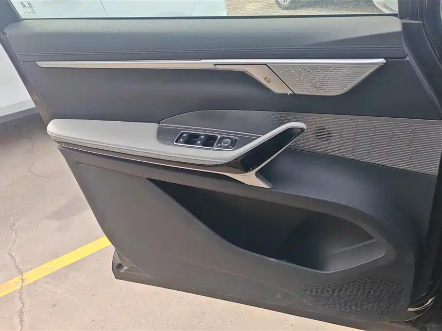 SAIC MAXUS CHASE G70