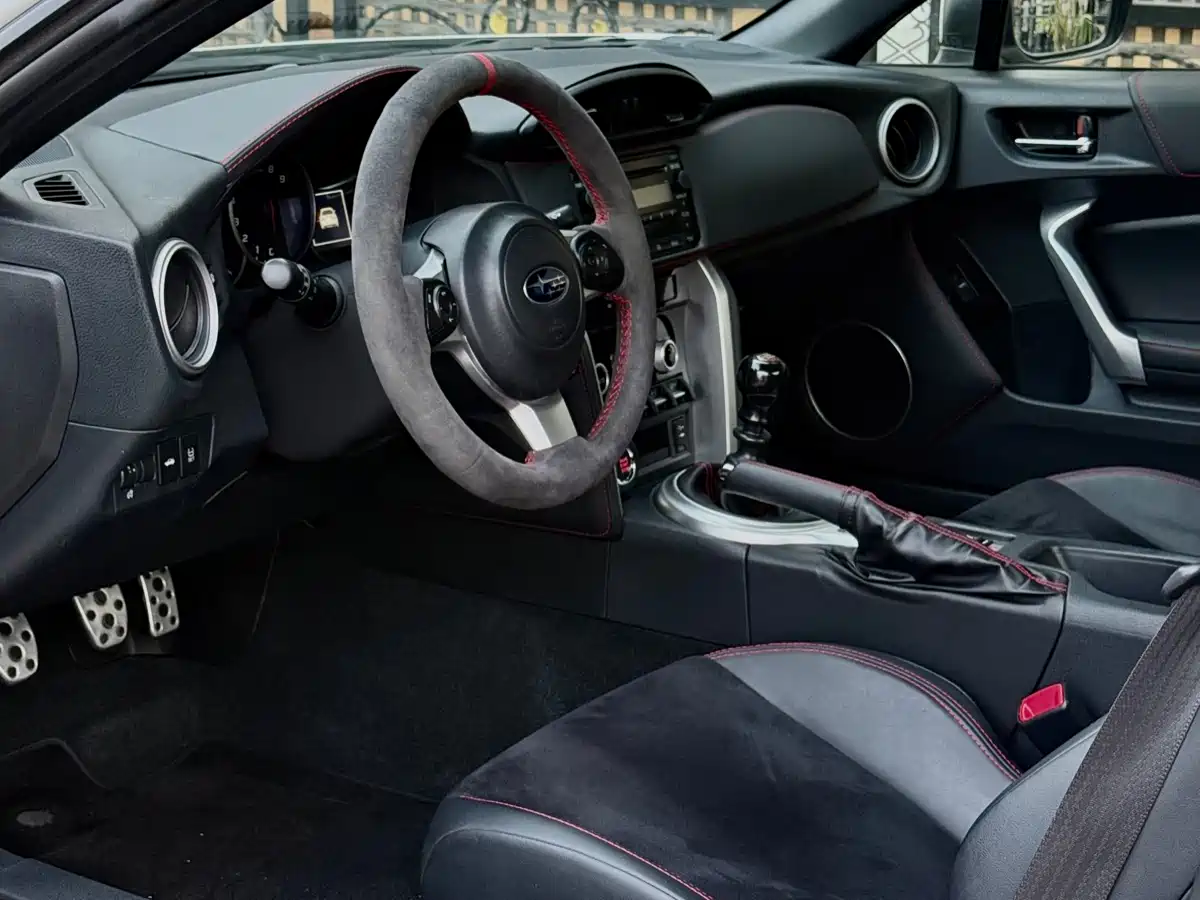 Subaru BRZ 2020 2.0L Manual type-RS фото 7