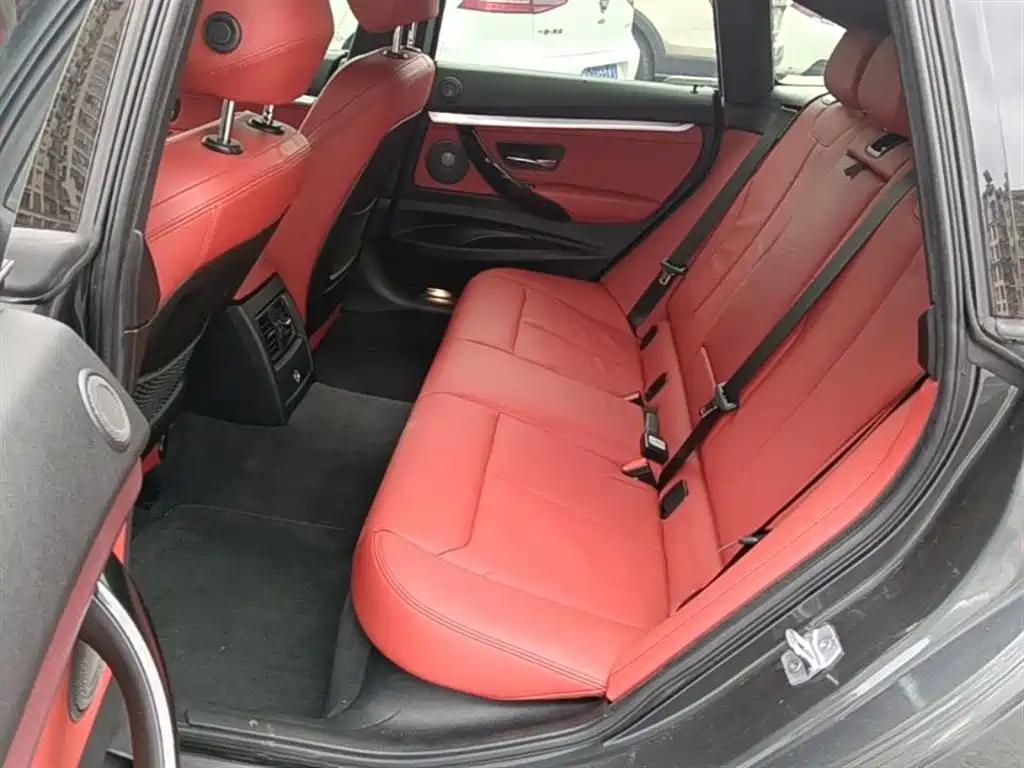 BMW 3 Series GT 2019 320i M Sport Model фото 17