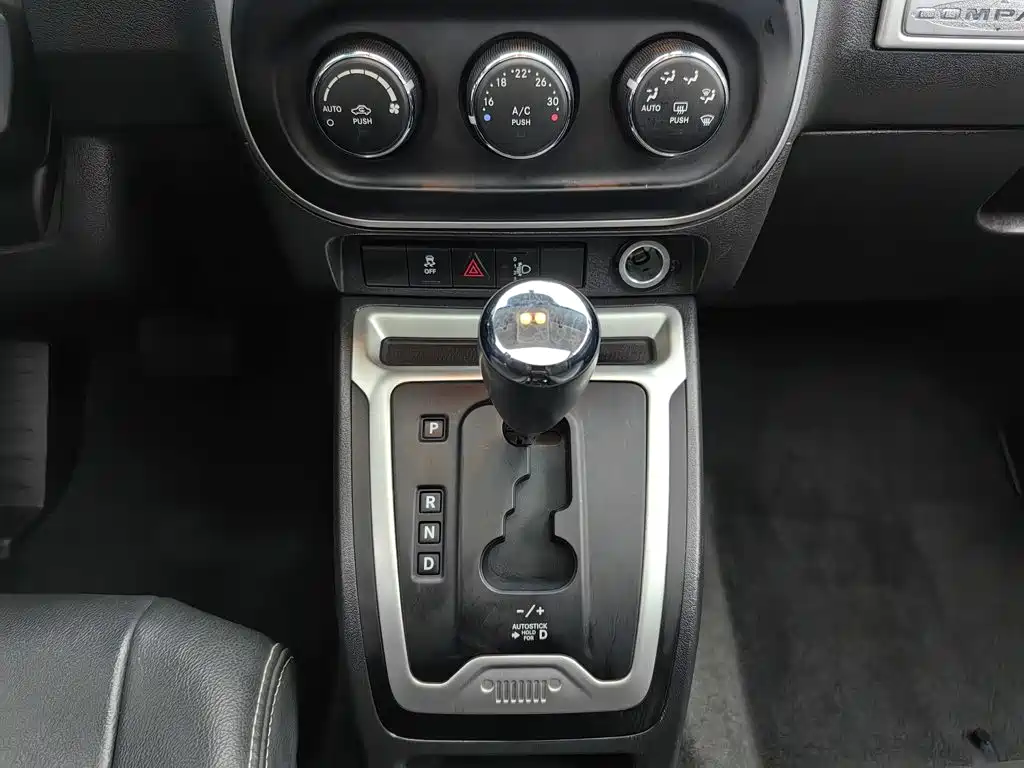 Jeep Compass (Import) 2014 2014 Facelift 2.4L 4WD Comfort Edition