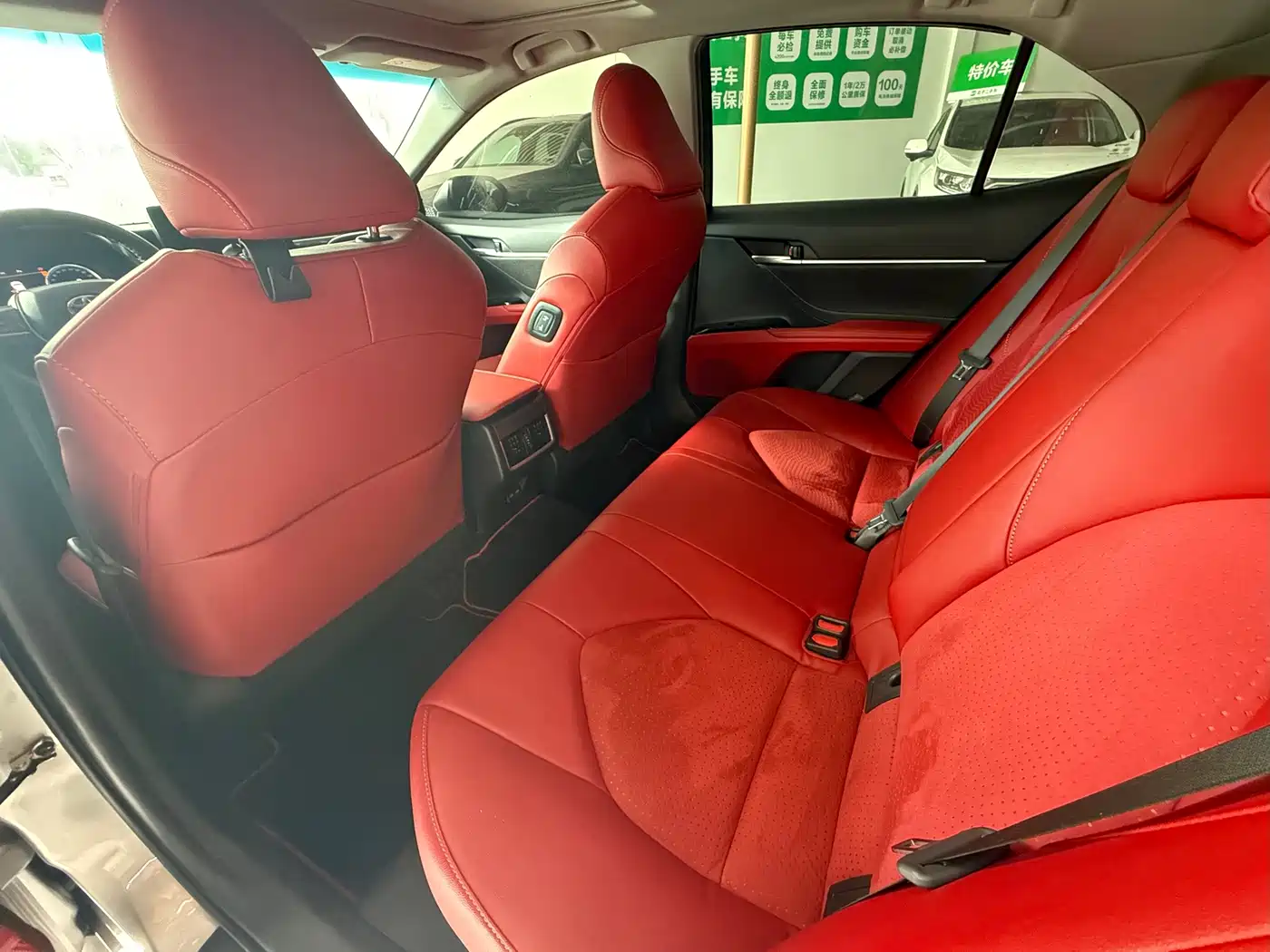 Фото 9 - Toyota Camry