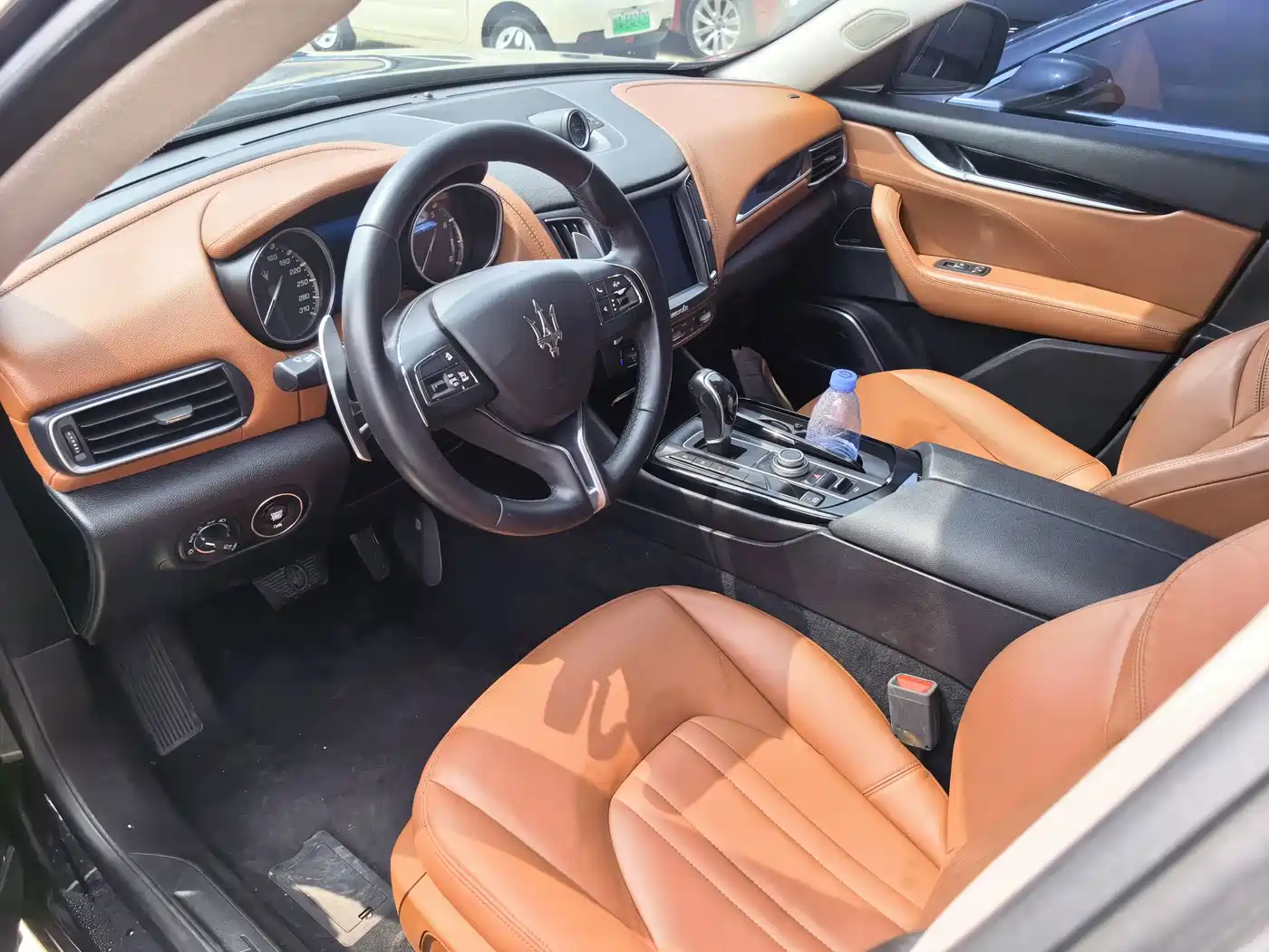 Photo 5 - Maserati Levante