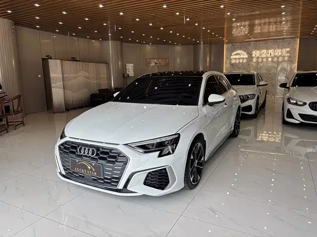 Audi A3 Sportback 35 TFSI, Стиль Спорт