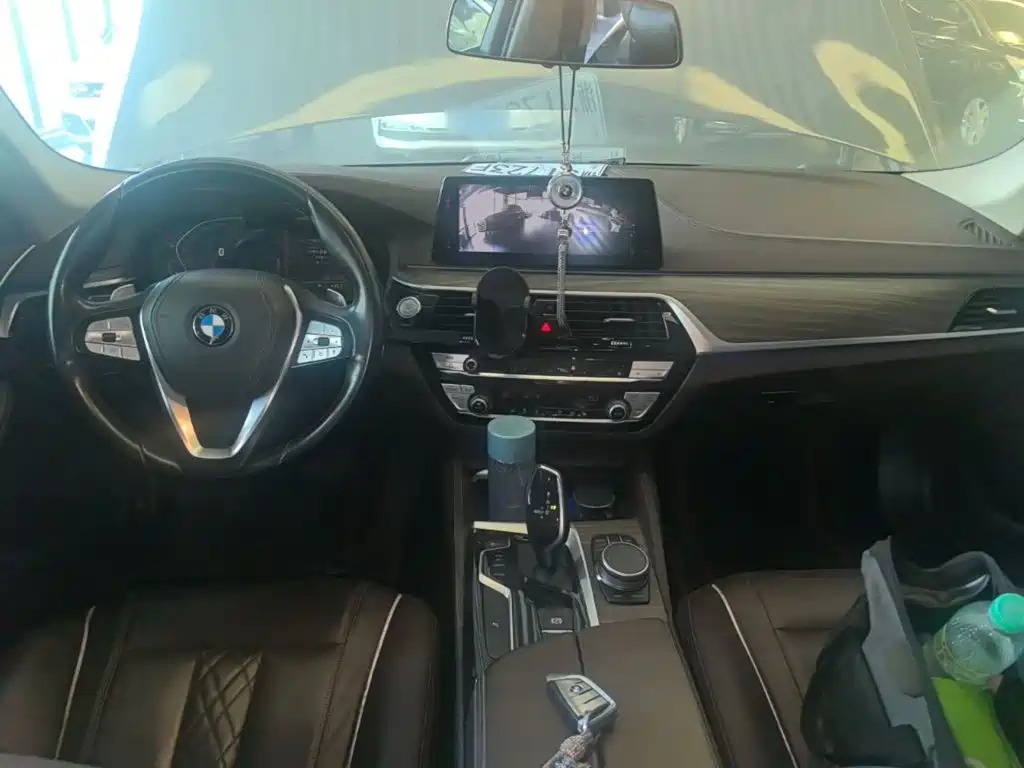 Photo 10 - BMW 5 Series