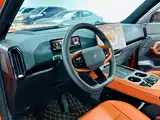 Photo 5 - Ford Mustang NEV