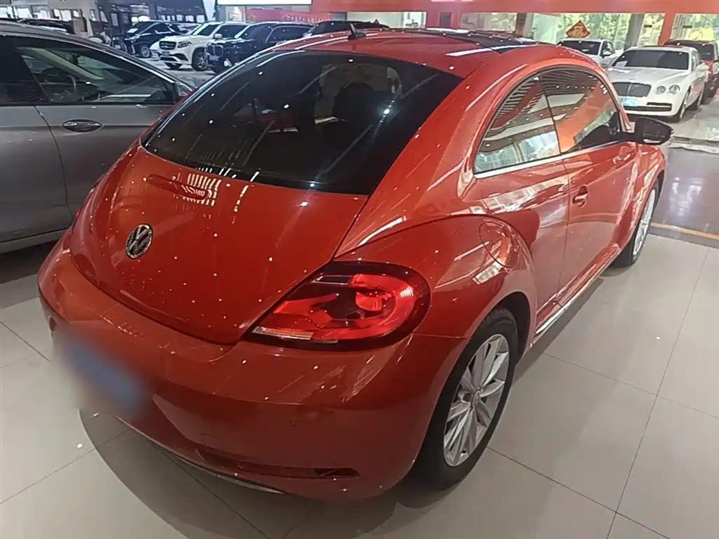 Volkswagen Beetle 2018 180TSI Trend Joy Edition фото 5