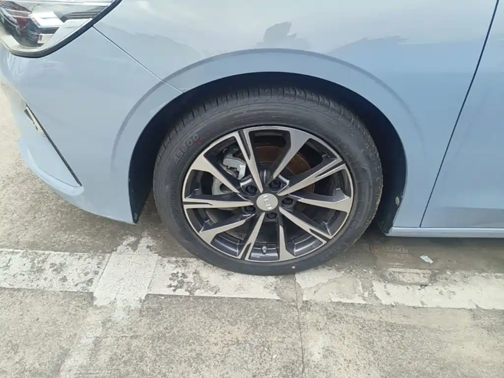 Photo 23 - Geely Emgrand