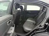 Photo 16 - Honda Vezel