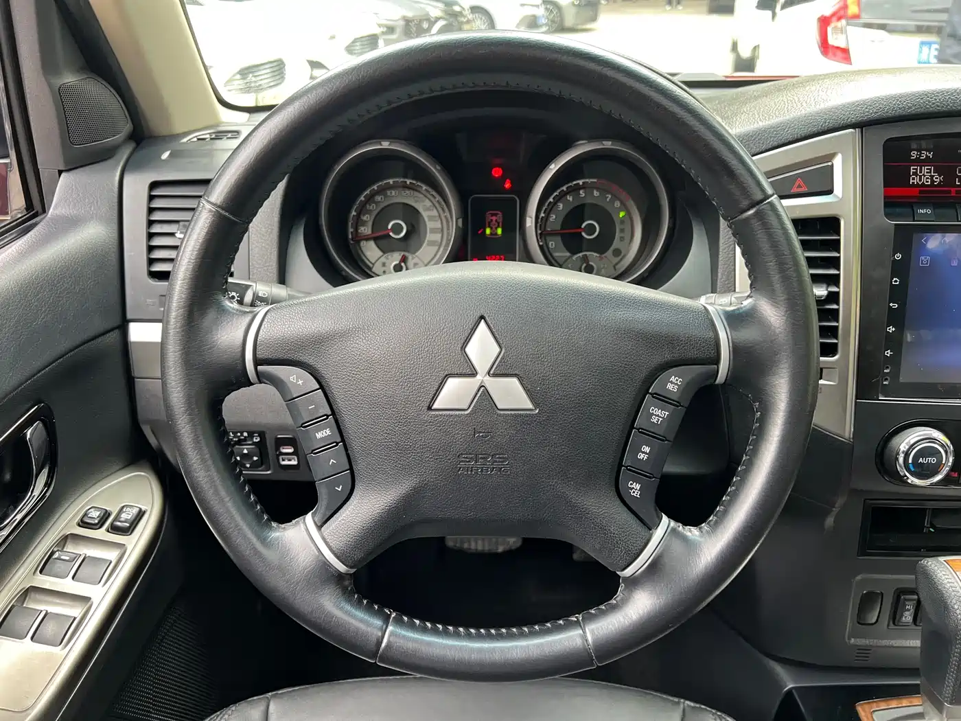 Mitsubishi Pajero (Import) 2020 3.0L Automatic Standard Edition фото 11