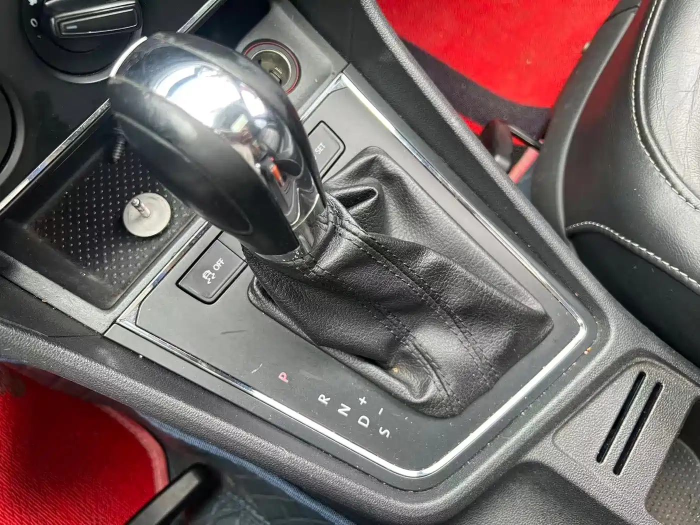 Volkswagen Lavida 2017 1.6L Automatic Comfort Edition фото 8