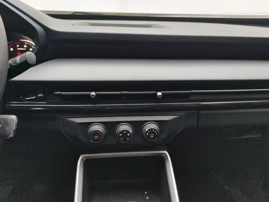 Wuling Motors Wuling Xingchi 2024 2022 1.5L Manual Freedom Edition
