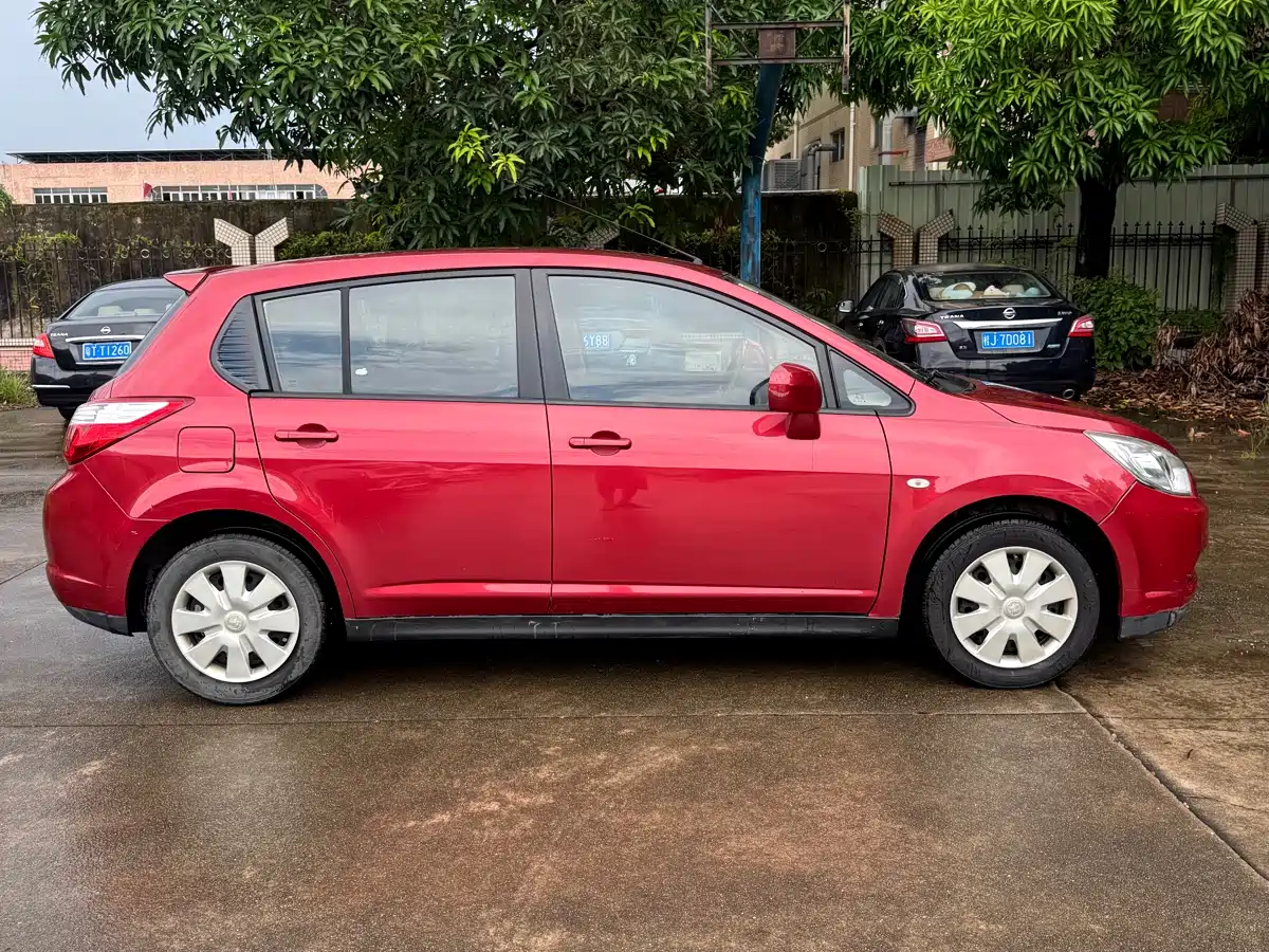 Venucia R50 2013 2013 1.6L Auto Fashion