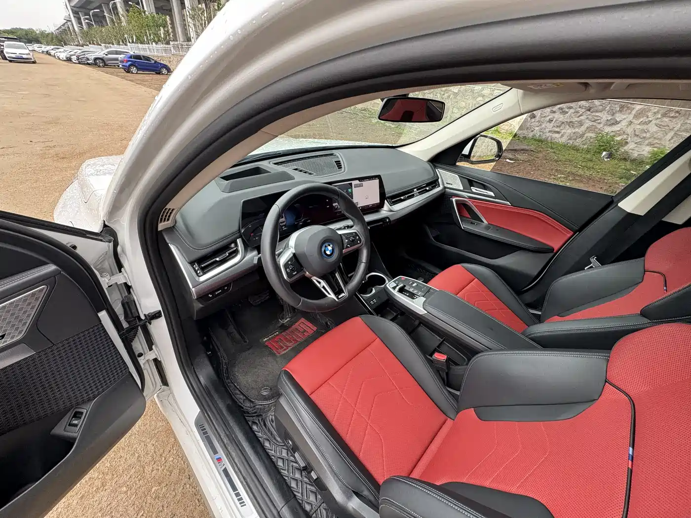 BMW iX1 2023 xDrive30L M Sport Package фото 5