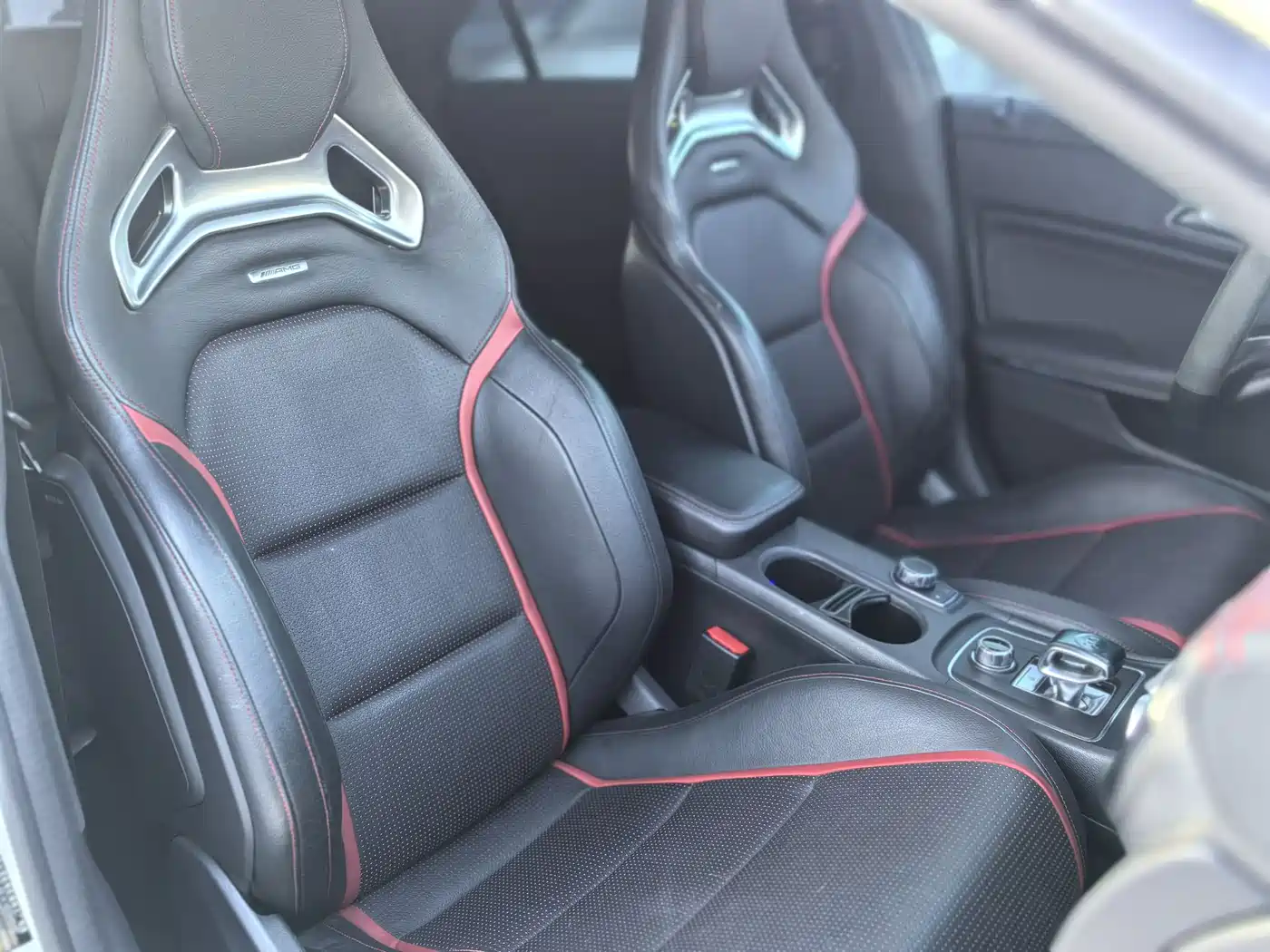 Mercedes-Benz CLA AMG 2016 AMG CLA 45 4MATIC фото 10
