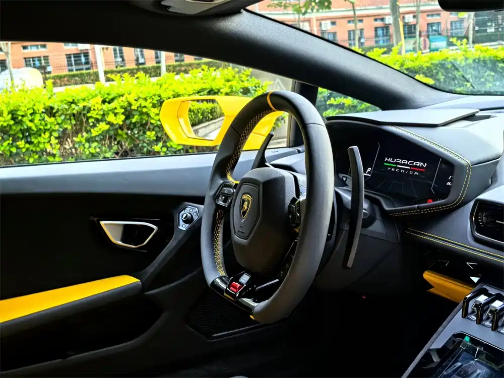 LAMBORGHINI HURACÁN