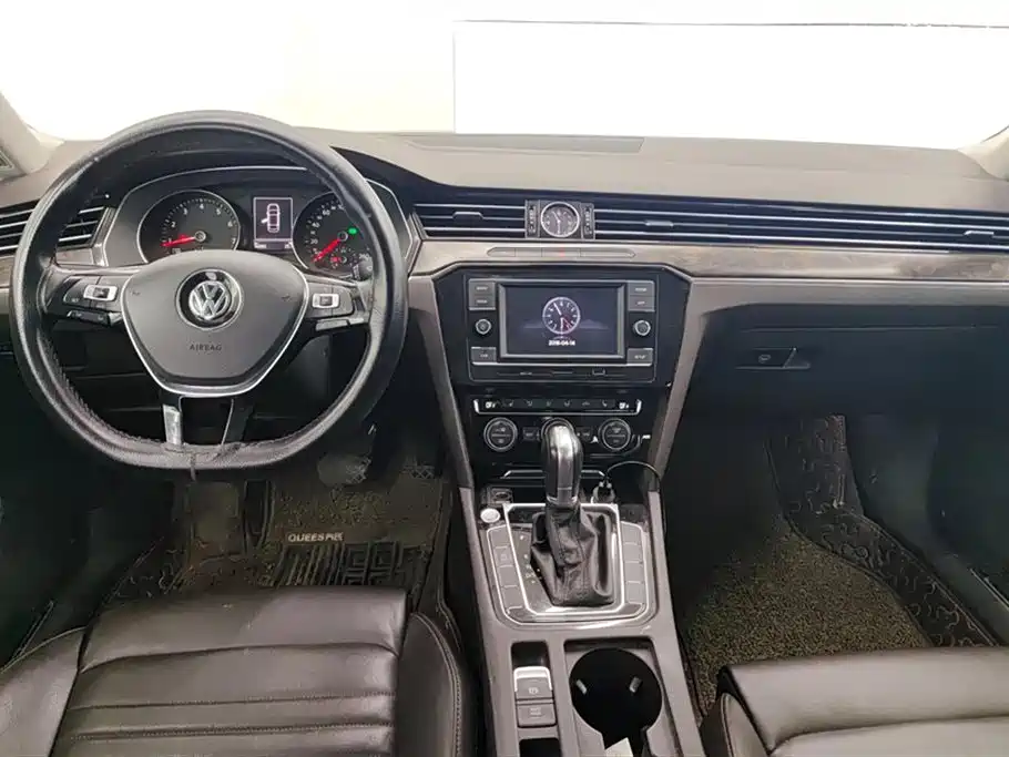 Volkswagen Magotan 2018 Facelift 330TSI DSG Luxury фото 12