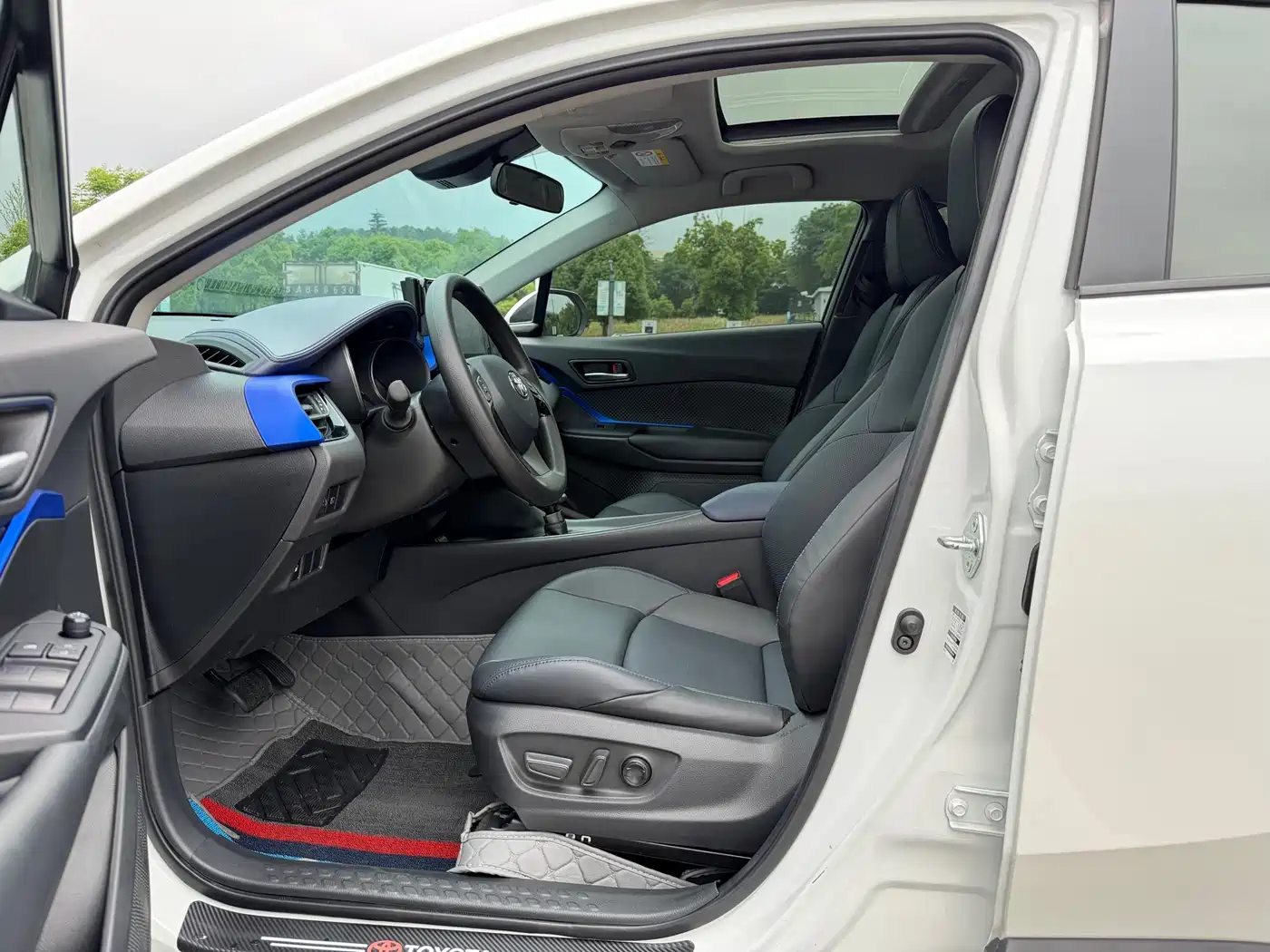 Toyota C-HR 2022 2.0L Leading Edition фото 5