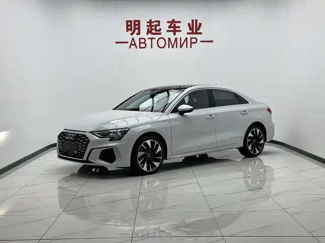 Audi A3 A3L Limousine 35 TFSI, Стиль Спорт