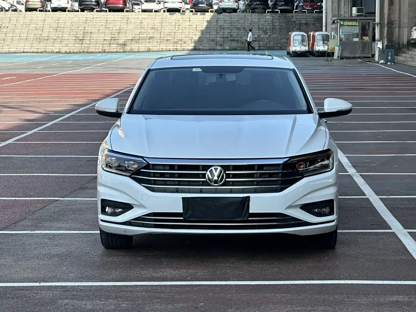 Volkswagen Sagitar 2021 280TSI DSG Surpassing Edition фото 2