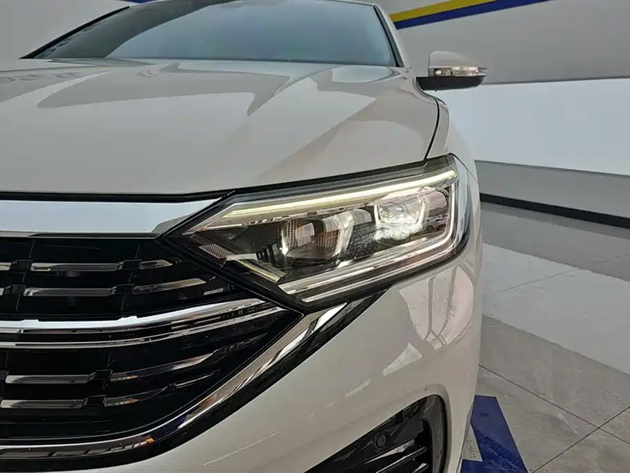 Volkswagen Sagitar 2024 300TSI DSG Surpass Edition фото 5