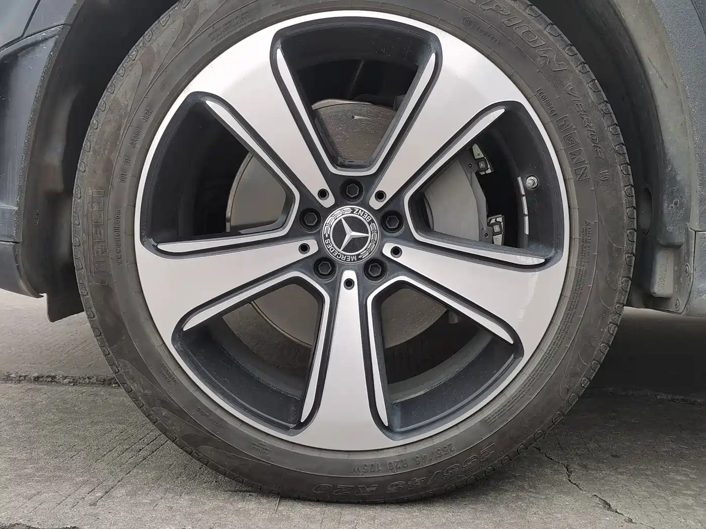MERCEDES-BENZ GLC