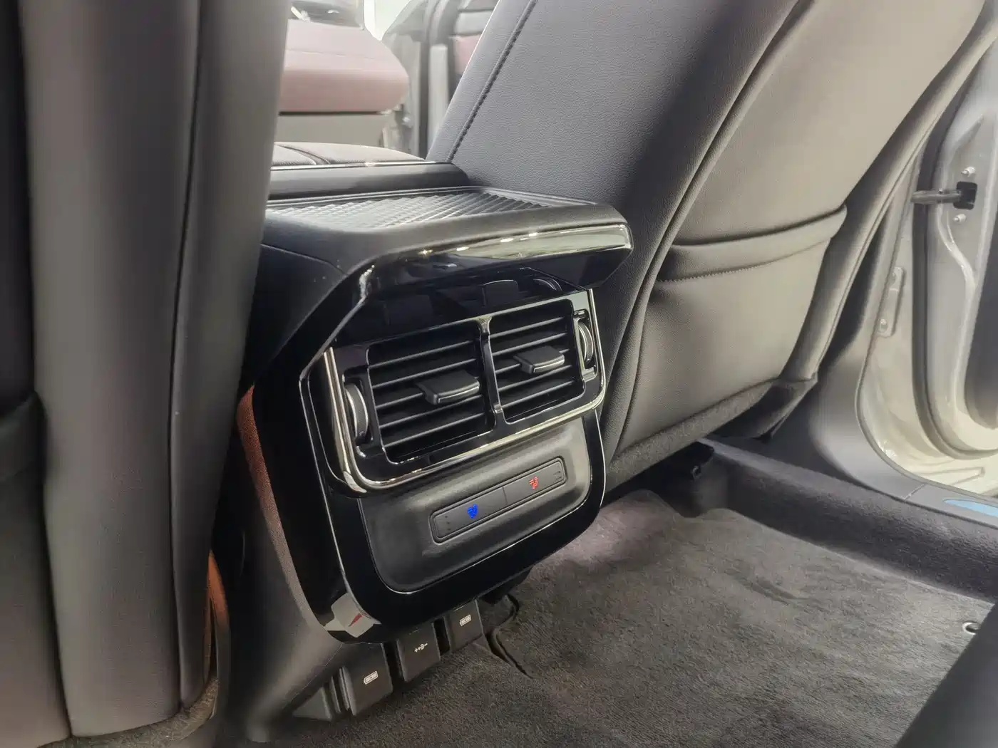 LAND ROVER RANGE ROVER AURORA NEW ENERGY