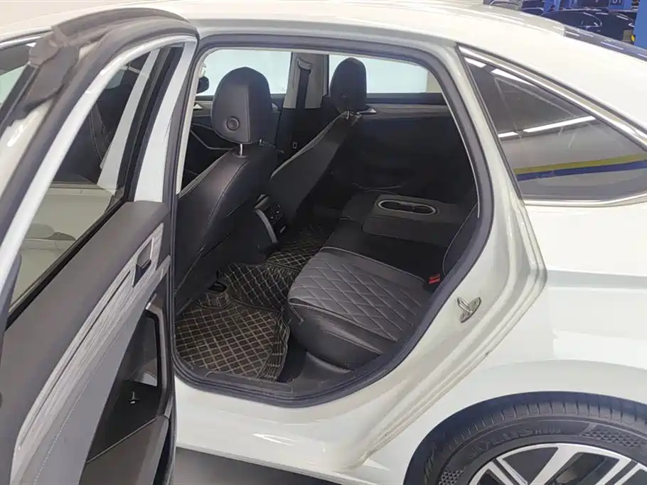 Volkswagen Sagitar 2023 Model Year 200TSI DSG Surpass Edition фото 11