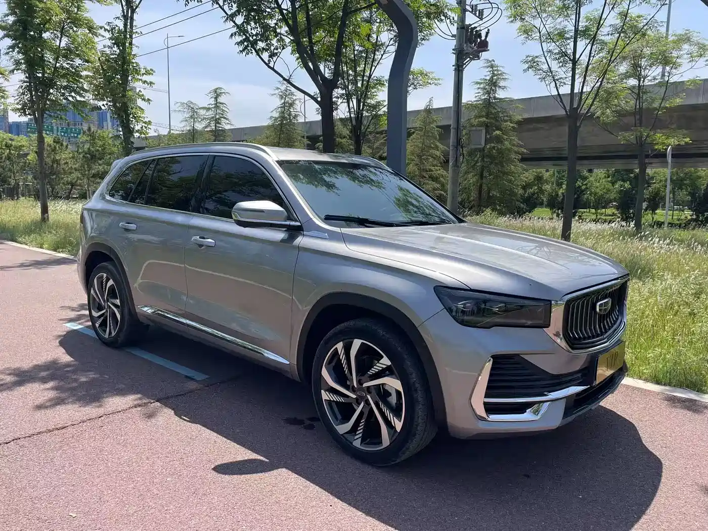 Фото 3 - Geely Xingyue L