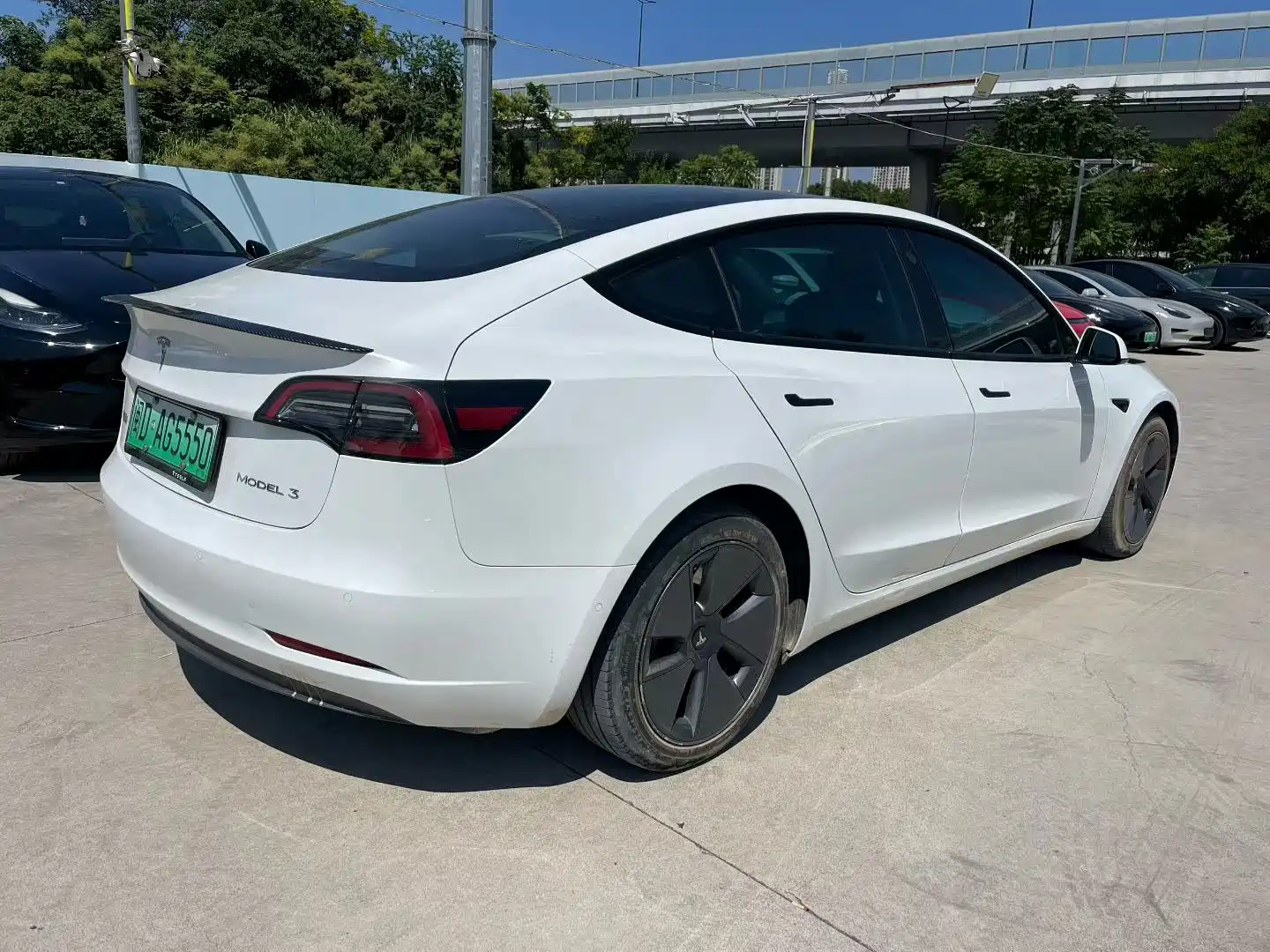 Фото 4 - Tesla Model 3