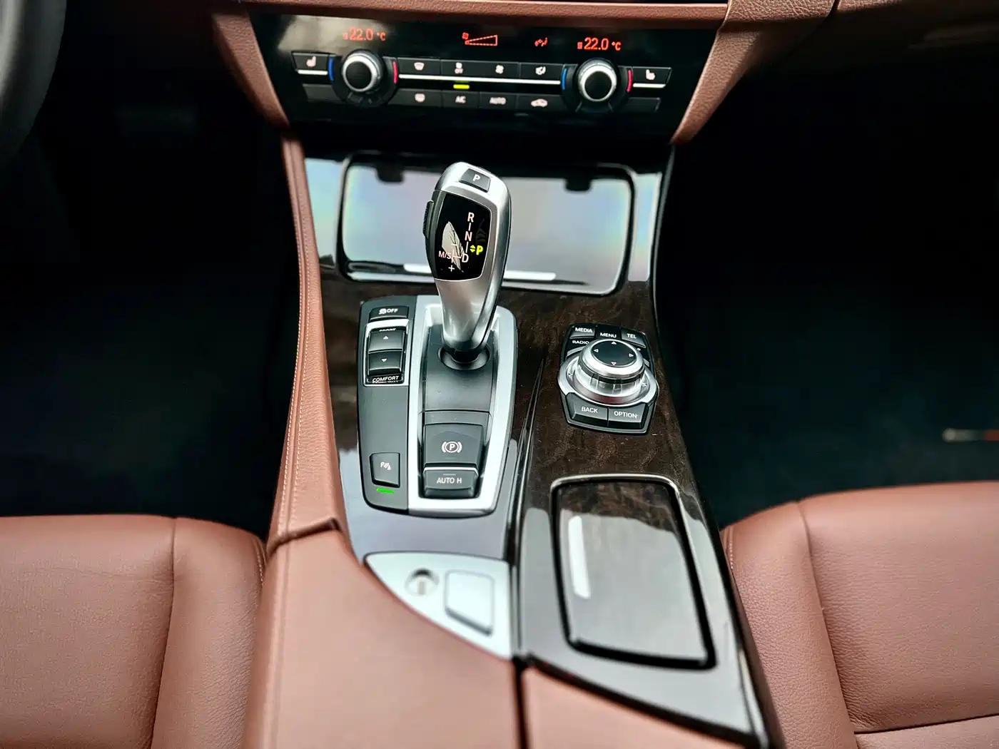 BMW 5 Series 2014 525Li Leading фото 17