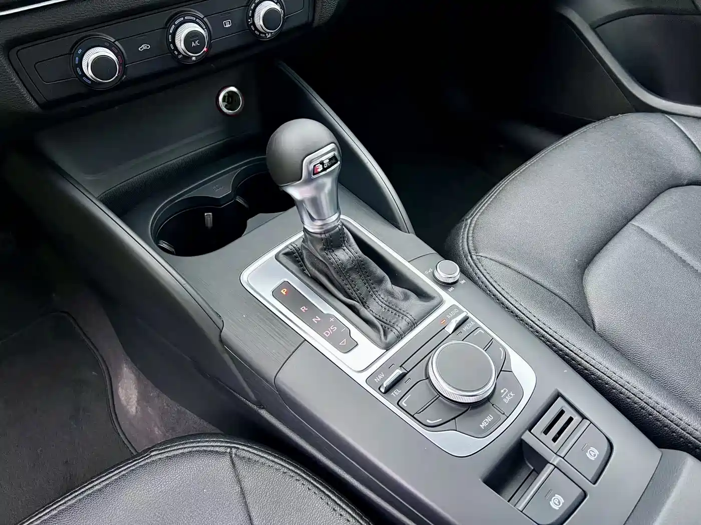 Audi A3 2016 Limousine 35 TFSI Leadership фото 12