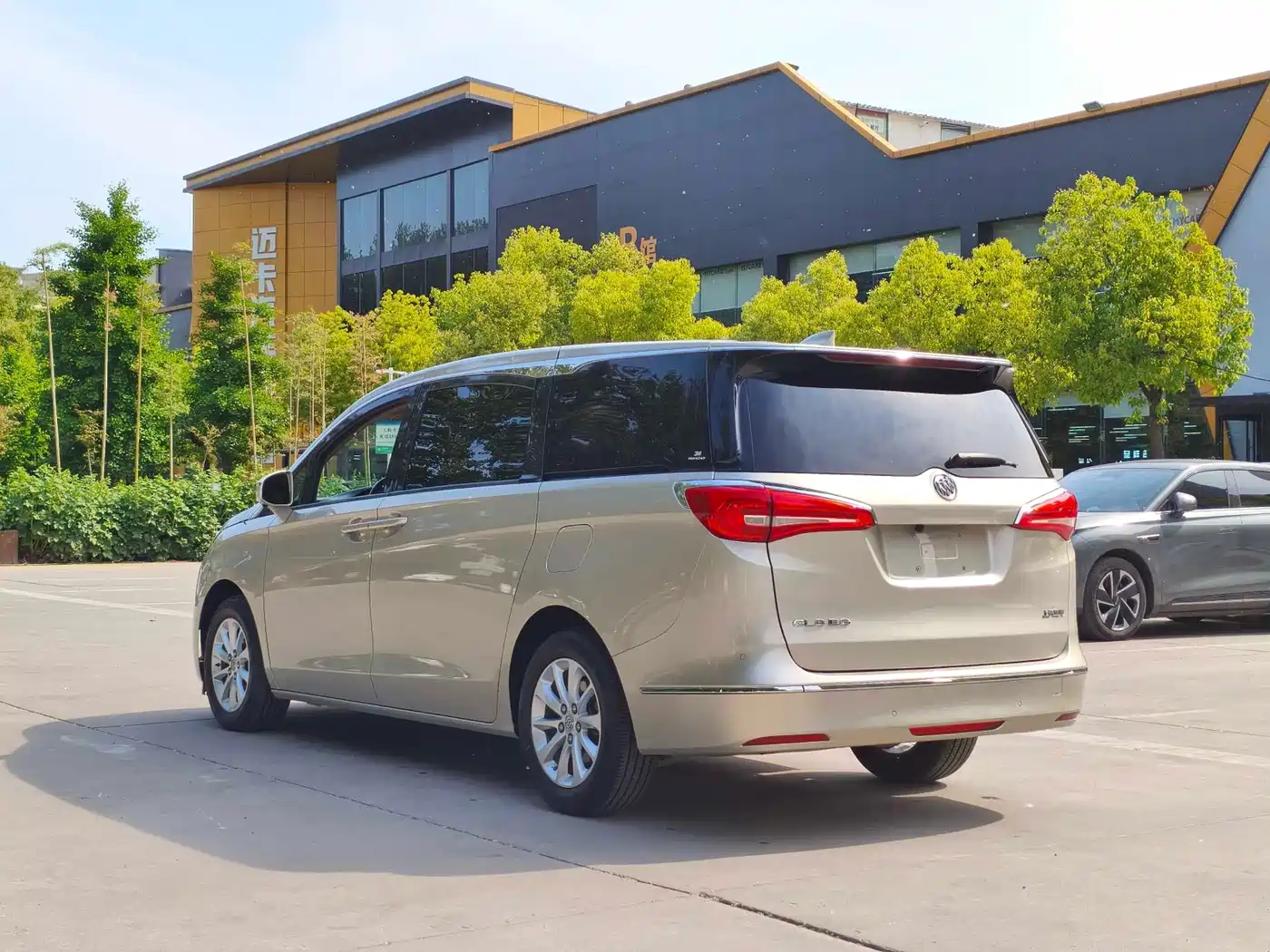 Buick GL8 2017 ES 28T Premium China V фото 14