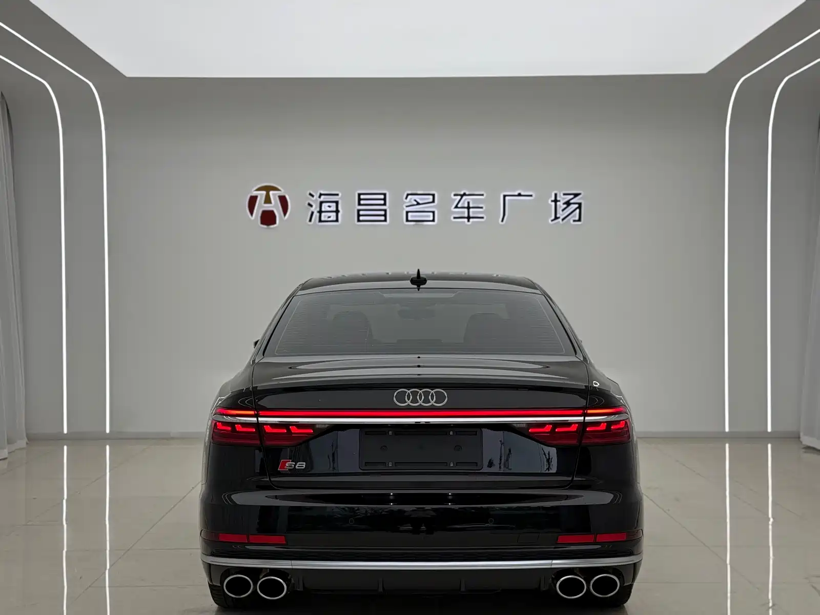 Фото 8 - Audi S8
