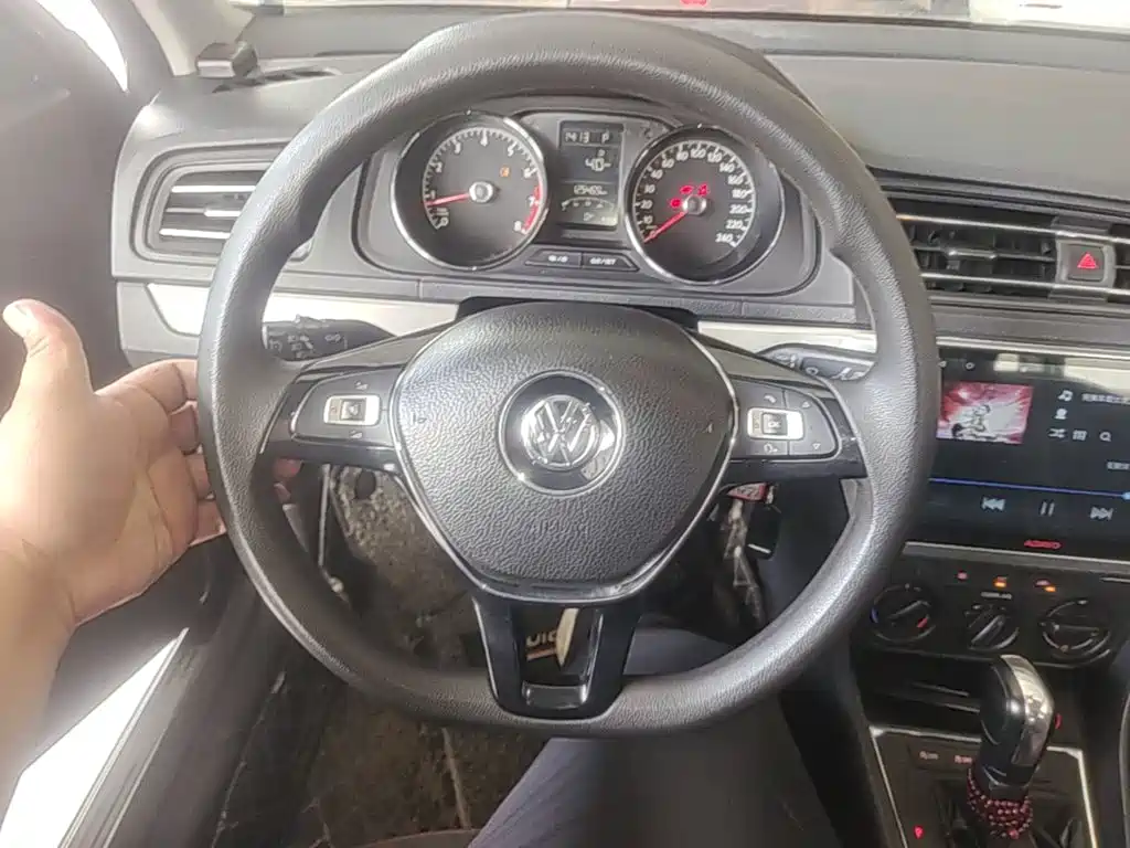 Фото 11 - Volkswagen Lavida