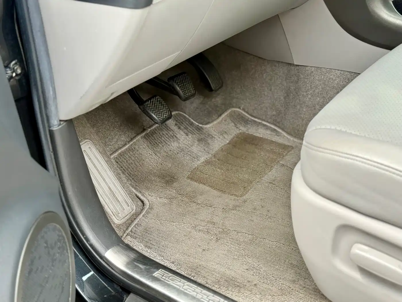 Toyota RAV4 Rongfang 2010 2.4L Manual Luxury Upgrade Edition фото 14