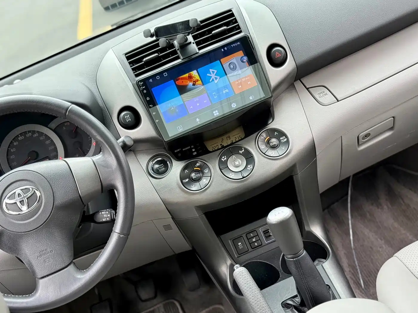 Toyota RAV4 Rongfang 2010 2.4L Manual Luxury Upgrade Edition фото 23