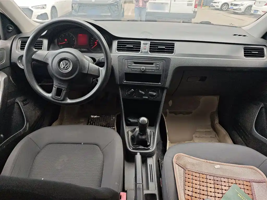 Volkswagen Santana 2015 1.6L Manual Trend Edition фото 13