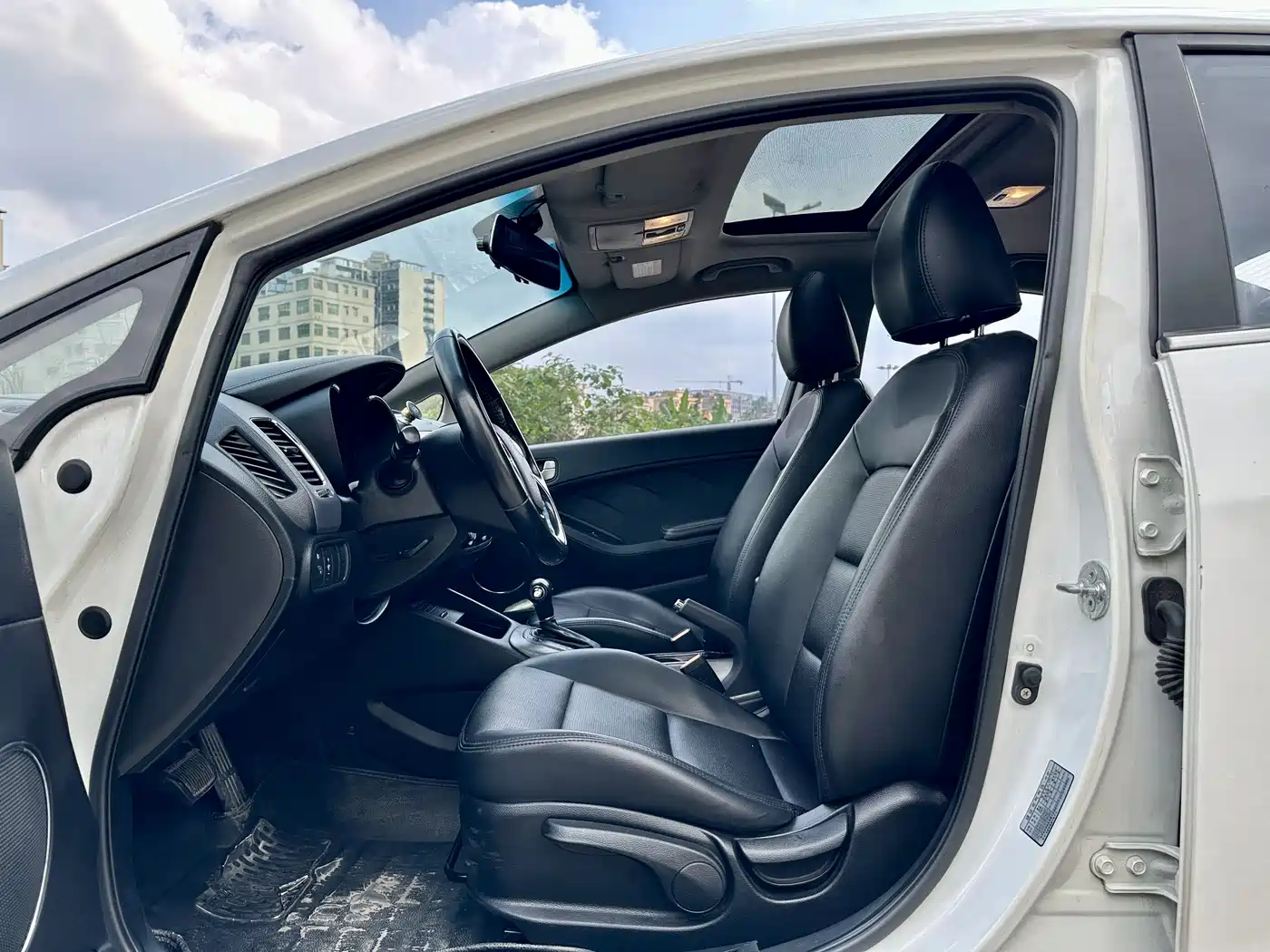 Kia K3 2015 1.6L Automatic GLS фото 9
