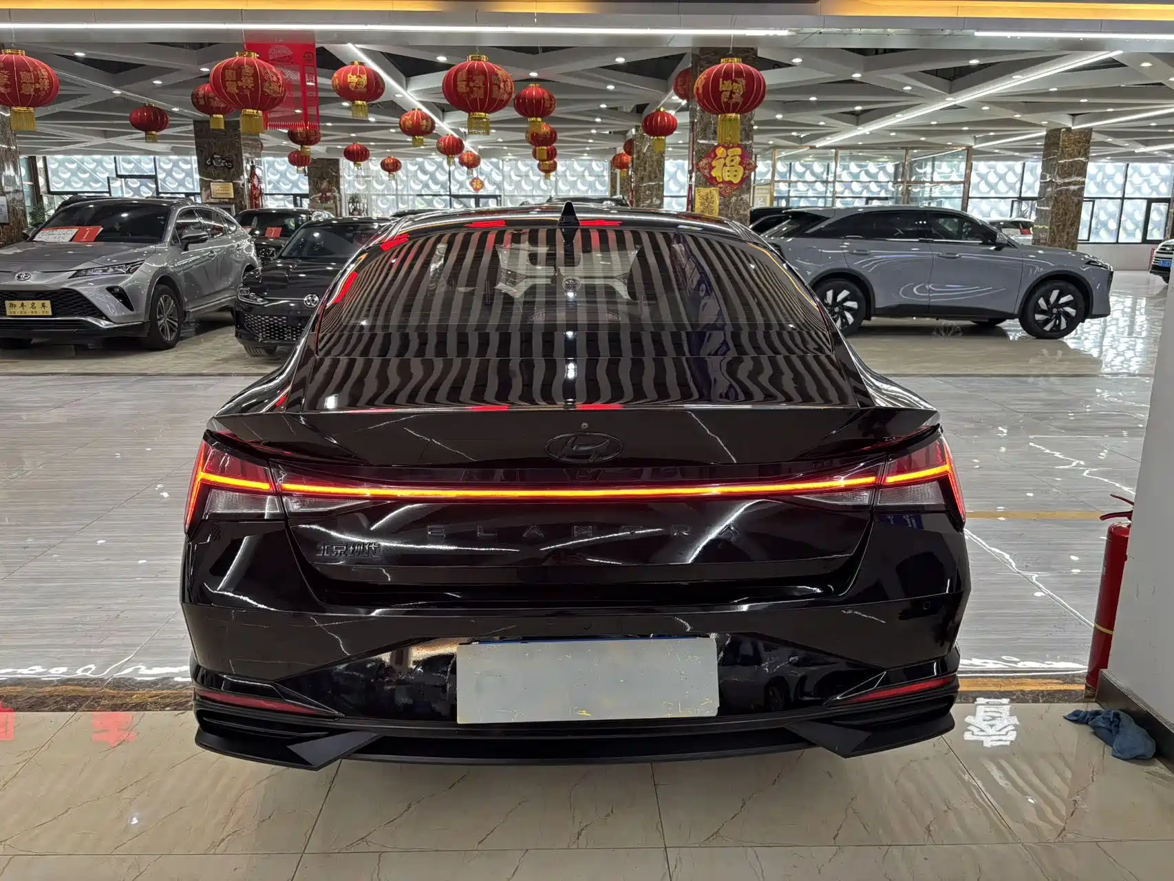 Фото 5 - Hyundai Elantra