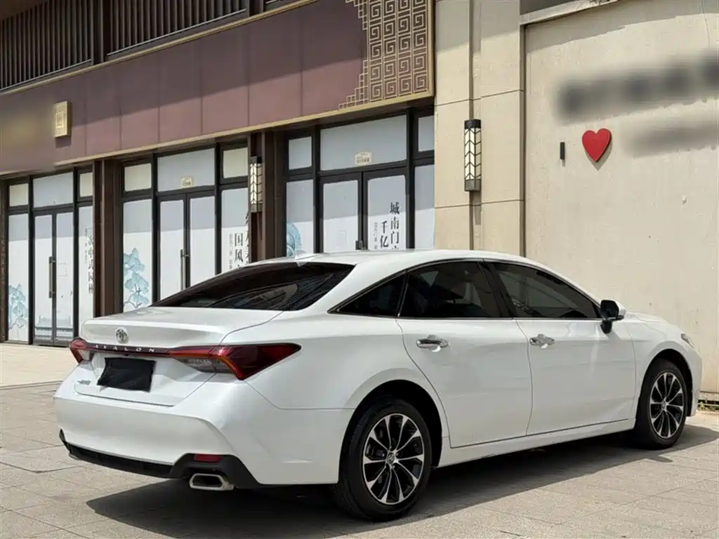 Toyota Avalon 2022 2.0L Luxury Edition фото 9