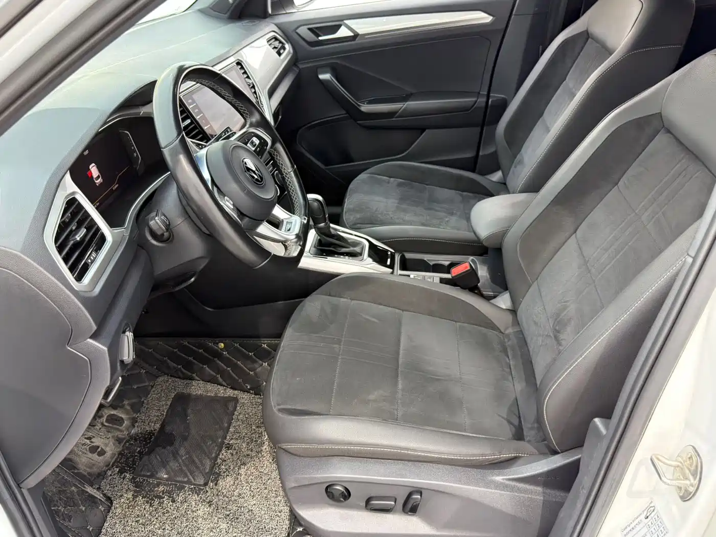 Volkswagen T-ROC 2022 280TSI DSG 2WD R-Line Pro PLUS фото 9