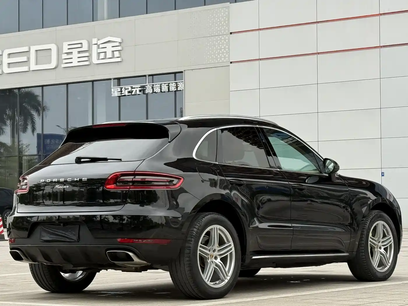 Porsche Macan 2016 Macan 2.0T фото 23