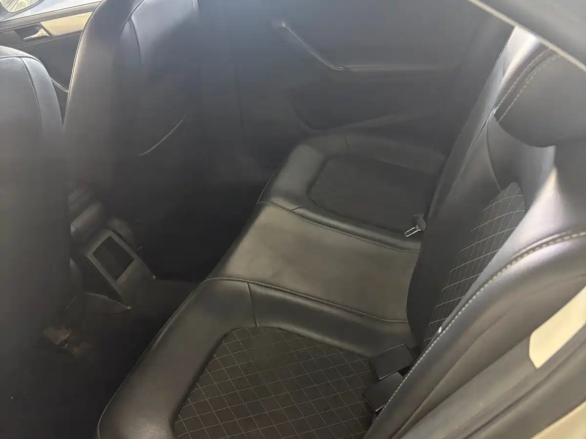 Škoda Rapid 2018 1.6L Automatic Comfort Edition фото 5